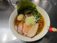 「鶏と魚介の芳醇特製醤油ラーメン」@麺処 ほん田 東京駅一番街店の写真