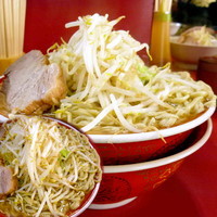 「麺マシ 大ラーメン 750円（麺カタメ・ヤサイマシマシ・」@ラーメン二郎 上野毛店の写真