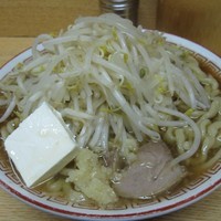 「ラーメン（豚2枚）・ニンニク+クリームチーズ　650円+50」@ラーメン二郎 環七新代田店の写真
