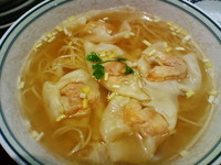 「鮮蝦雲呑麺（香港式えびわんたん麺）1370円」@中華菜館 同發 別館の写真
