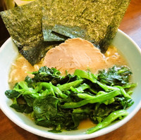 「ほうれん草らーめん 800円」@横浜家系ラーメン 家家家 飯田橋店の写真