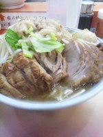 「小豚ダブル＋割れた半熟たまご （ニンニク、アブラ）」@麺屋 桐龍の写真