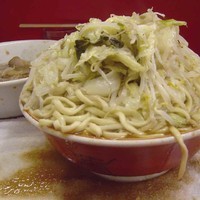 「麺マシ ぶた入り大ラーメン 750円（ニンニク）」@ラーメン二郎 三田本店の写真