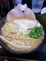 「とりそば2号大盛り＋叉焼乗せ＋焼き餃子」@麺堂 稲葉の写真