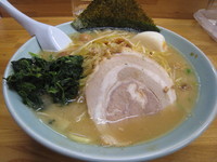 「ネギラーメン 中（麺硬め）＋半熟味付玉子」@壱寅家 新松戸店の写真