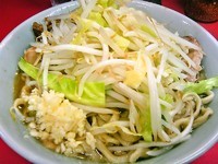 「小ラーメン豚入り（ヤサイ少なめニンニク）」@ラーメン二郎 桜台駅前店の写真