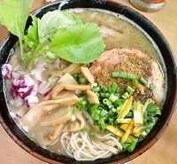 「１２月限定　豚と煮干【第三弾】秋刀魚ver(800円)」@MENYA 食い味の道有楽の写真