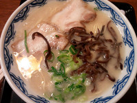 「博多らーめん(680円)」@由丸 溜池店の写真