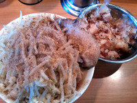 「小ラーメン+BB+きざみ玉葱&花かつお」@ラーメン二郎 八王子野猿街道店2の写真