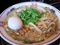 「背脂煮干しラーメン(大盛)＋味玉880円」@肉煮干し中華そば さいころの写真