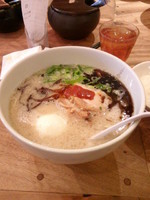 「赤丸ランチ850円＋替え玉120円＋たまご無料」@博多一風堂 上野広小路店の写真