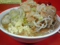 「小豚+うずらの卵、カラメニンニクアブラ!!」@ラーメン二郎 茨城守谷店の写真