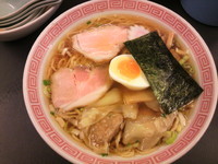 「ラーメン650円＋ワンタン150円」@ラーメン大至の写真