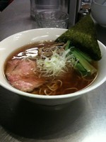 「鶏と魚介の芳醇醤油ラーメン」@麺処 ほん田 東京駅一番街店の写真