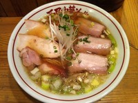 「馬鹿中華（淡） 750 + 神山鶏チャーシュー 100」@西尾中華そばの写真