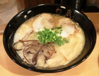 「伝承らーめん」@博多伝承豚骨ラーメン わ蔵の写真