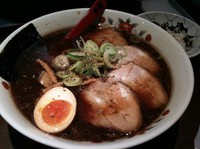 「富山ブラック2011健康800円大盛150円猫まんま100円」@富山ブラック 麺家いろは 池袋店の写真