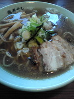 「鶏煮干しそば+白ごはん」@東京煮干中華そば 三三㐂 大森の写真
