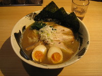 「特製中華そば：880円」@麺屋 みちしるべ 二子玉川本店の写真