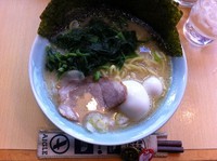 「塩ラーメン(麺硬め)+のり(5枚)+レンソウマシ+味玉」@壱六家 大森店の写真
