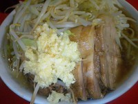 「小豚（野菜、ニンニク、カラメ）」@ラーメン二郎 千住大橋駅前店の写真