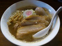 「【限定】中華そば 追い煮干し（大盛）＋味玉・豚増し」@ラーメンアキラの写真