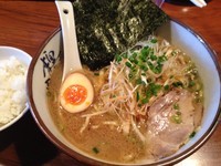 「ねぎラーメン＋餃子3個＋小ライス（￥800）」@横濱家 大和店の写真