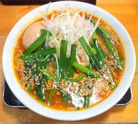 「辛・味噌 ８５０円（札幌系 中細麺＆味玉５０円）」@味噌蔵らーめん まるしゅうの写真