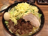 「ラーメン大・ステーキ・半熟煮玉子・とろけるチーズ」@ラーメン燈郎の写真