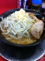 「味噌ラーメン並 780円+小豚 150円+ヤサイ＋にんにく」@ジャンクガレッジ 熊谷店の写真