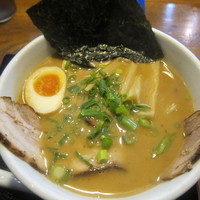 「バカらーめん（６８０円）＋燻製味玉（１００円）」@つけ麺 らーめん バカ野郎の写真