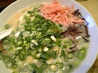 「純製ラーメン＋青ネギ」@博多らーめん 虎の写真