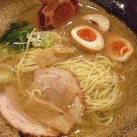 「しょうゆラーメン（味付けたまごトッピング」@麺屋こんどうの写真