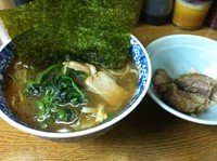 「並＋肉増し＋半ライス」@ラーメン虎ノ穴の写真