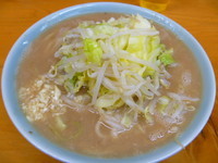 「ラーメン（ニンニク少な目）　７００円」@ラーメン二郎 新橋店の写真