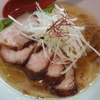 「香彩鶏だし塩ちゃーしゅーめん」@麺屋 翔 西新宿本店の写真