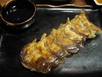 「自家製黒豚餃子390円」@豚の晴れぶたい 東通り店の写真