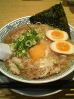 「肉そば+煮玉子」@丸源ラーメン 西府中店の写真
