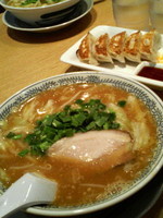 「野菜味噌ラーメン&餃子」@丸源ラーメン 西府中店の写真