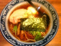 「味玉醤油らぁめん」@○屋製麺店の写真