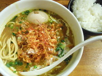 「カリーぱみゅぱみゅ＋半熟味付け玉子＋白めし」@鶏の穴の写真