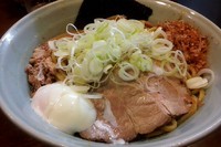 「油そば　大盛+温泉玉子」@兎に角 松戸店の写真