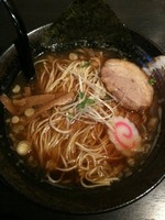 「醤油ラーメン」@旭川ラーメン すがわら 原宿店の写真