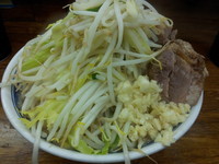 「小豚入りラーメン　８５０円」@ラーメン二郎 新小金井街道店の写真