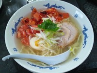 「トマト塩ラーメン880円＋ホッピー2杯」@下町食堂 春屋の写真