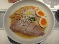 「ラーメン(こってり)(大盛)+味玉(800円+クーポン)」@らーめんと甘味処 九月堂の写真