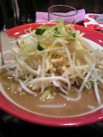 「ジョニーの味噌+ヤサイ小モリ」@手打ち極太麺 ジョニーの味噌の写真