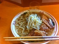 「並（ニンニク少し）￥650」@自家製太麺 ドカ盛 マッチョ 三ノ宮店の写真