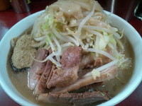 「少なめブタラーメン ミックス節 ヤサイ アブラ ニンニク少し」@ラーメン二郎 相模大野店の写真