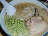 「野沢菜とんこつラーメン　７５０円」@ありがたやの写真